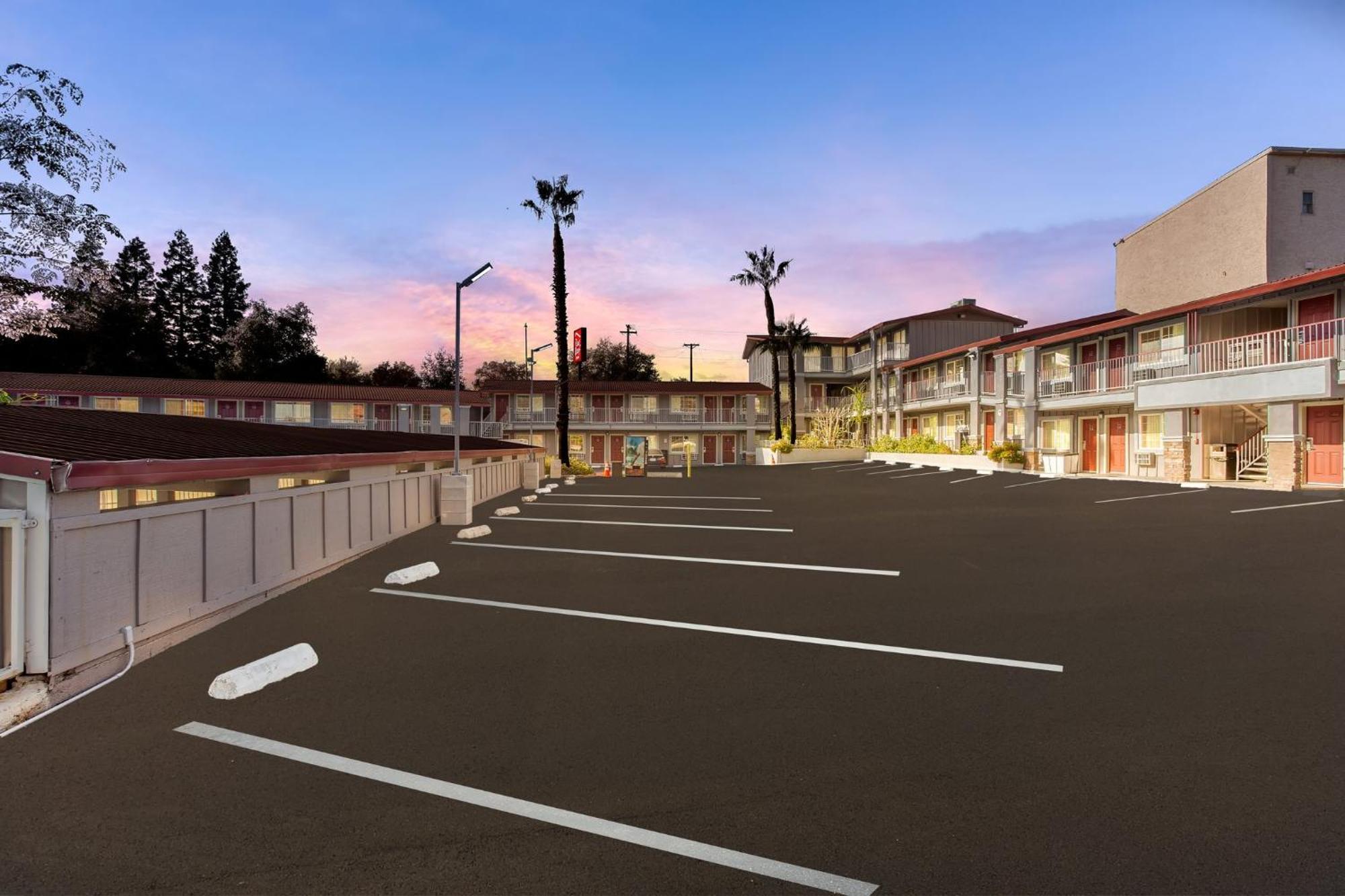 Red Roof Inn Redding Kültér fotó