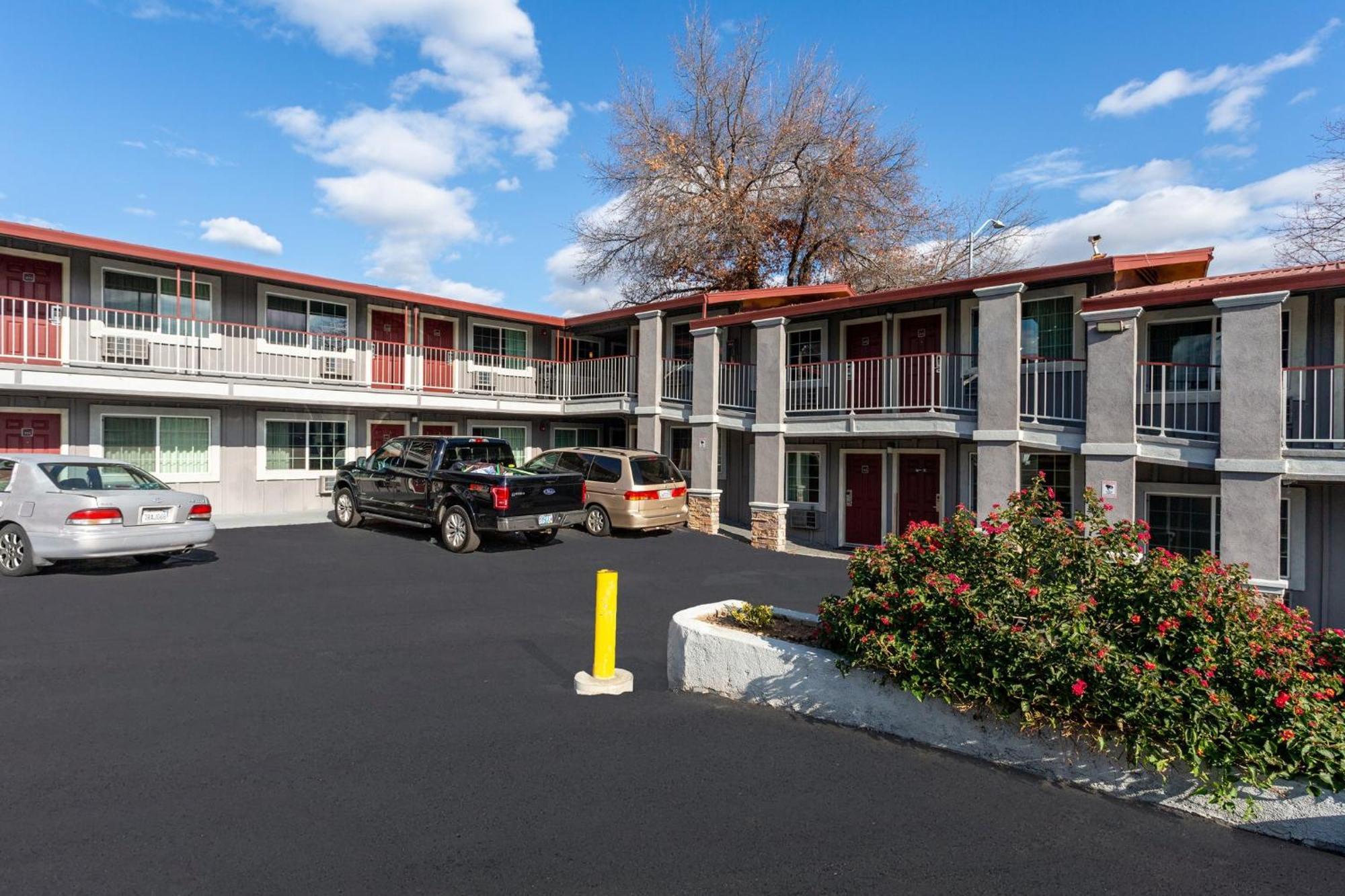 Red Roof Inn Redding Kültér fotó