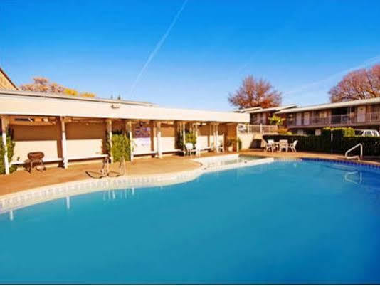 Red Roof Inn Redding Kültér fotó